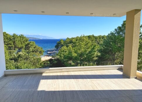 Krk, penthouse a tenger közvetlen közelében, panorámás kilátással!