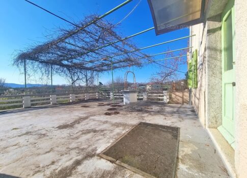 Krk, környéke, kőház csendes helyen!