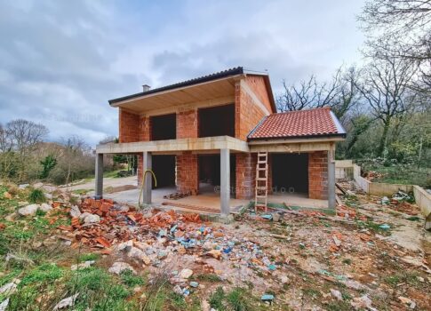 Šilo, környéke, csendes helyen épülő családi ház!