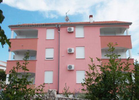Malinska, új ház, 6 apartmannal