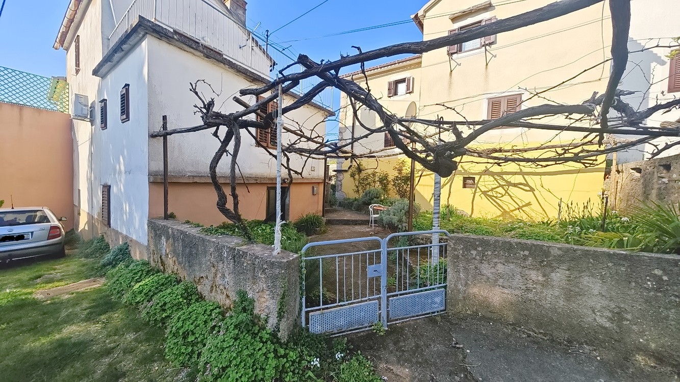 Vrbnik, tengerre néző ikerház!
