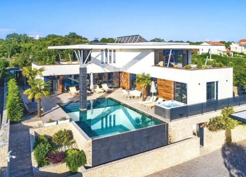Krk, környéke, impozáns villa medencével, kilátással a tengerre!