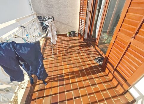 Krk, 2. emeleti apartman tengerre néző!