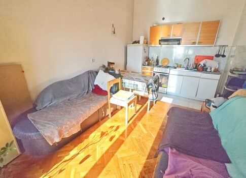 Krk, 2. emeleti apartman tengerre néző!