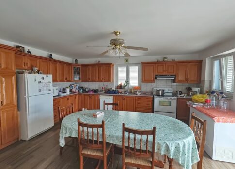 Krk, 9 lakóegységes apartmanház a tenger közelében!