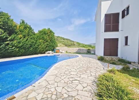 Baška, földszinti lakás csendes helyen!