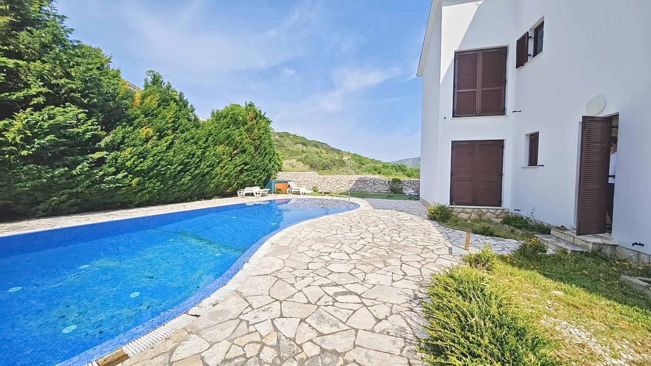 Baška, földszinti lakás csendes helyen!