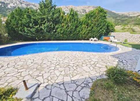 Baška, 1. emeleti lakás remek helyen, kilátással!