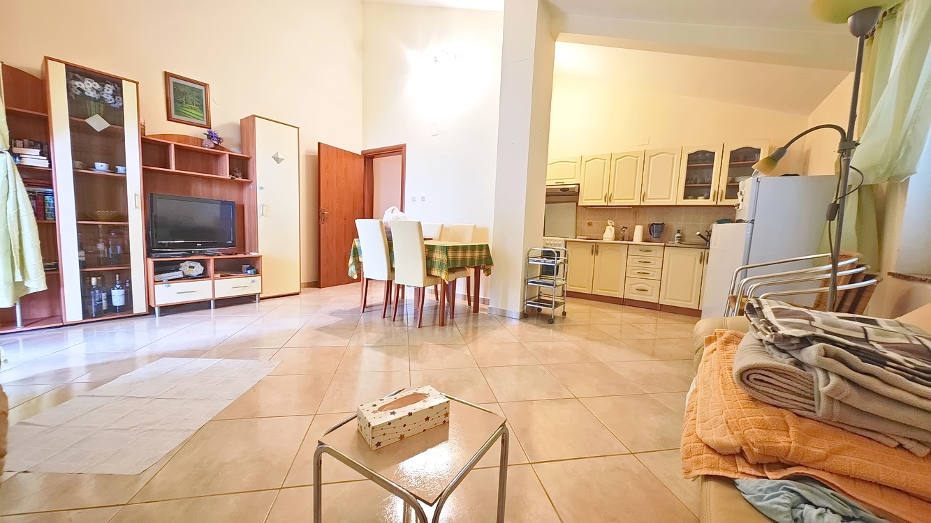 Soline Bay, bútorozott lakás a 2. emeleten közel a tengerhez!