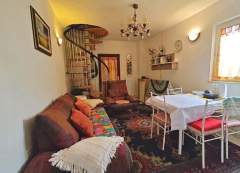 Njivice, bútorozott duplex lakás terasszal!