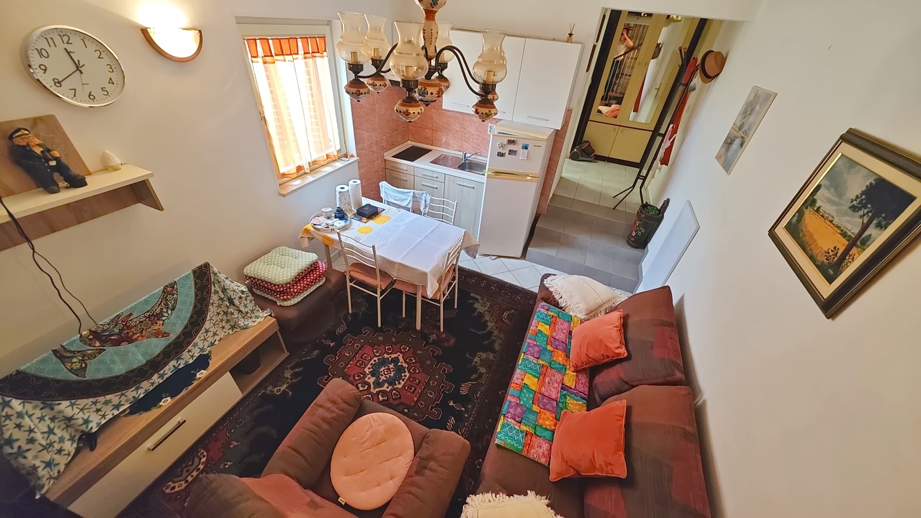 Njivice, bútorozott duplex lakás terasszal!