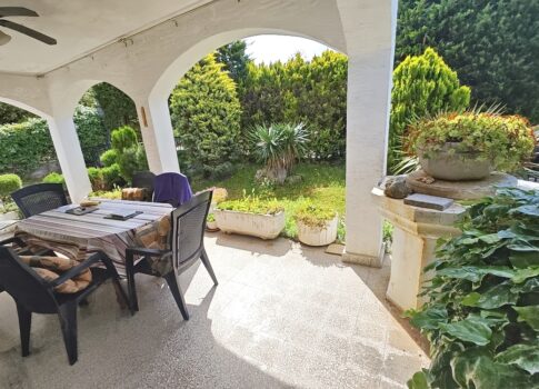 Krk környéki, 5 lakásos ház csendes helyen!