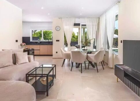 Vrbnik környéke, modern luxus ház medencével és kerttel!