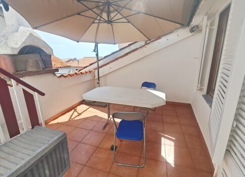 Krk, kőház terasszal és kilátással a tengerre!