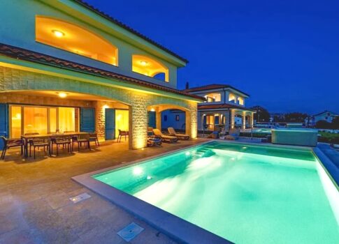 Malinska, luxus mediterrán villa medencével és tengerre néző kilátással!