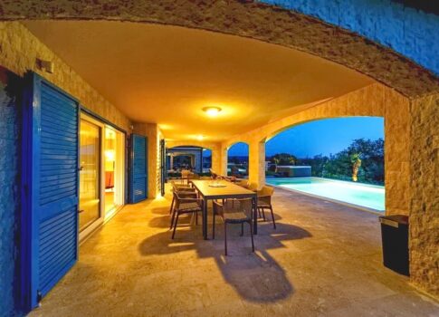 Malinska, luxus mediterrán villa medencével és tengerre néző kilátással!