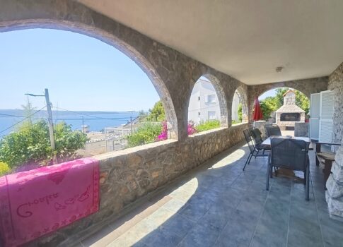 Crikvenica, 4 lakóegységgel rendelkező különálló villa, a tenger közelében!