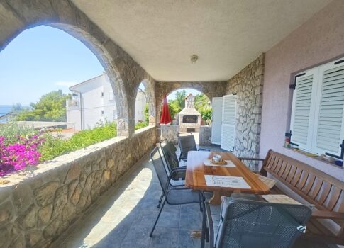 Crikvenica, 4 lakóegységgel rendelkező különálló villa, a tenger közelében!