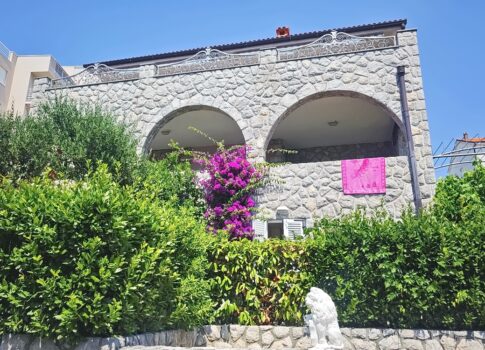 Crikvenica, 4 lakóegységgel rendelkező különálló villa, a tenger közelében!