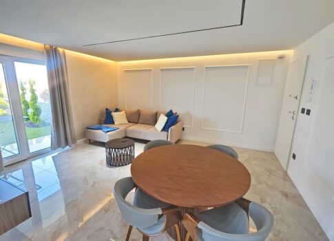 Malinska, földszinti lakás egy új épületben kerttel és medencével!