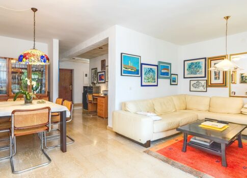 Punat, 5 apartmanos ikerház a tenger közvetlen közelében!