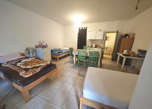 Omišalj, a ház földszintje és a pince kiváló helyen!