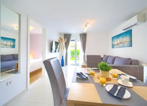 Malinska, két lakóegység kerttel!