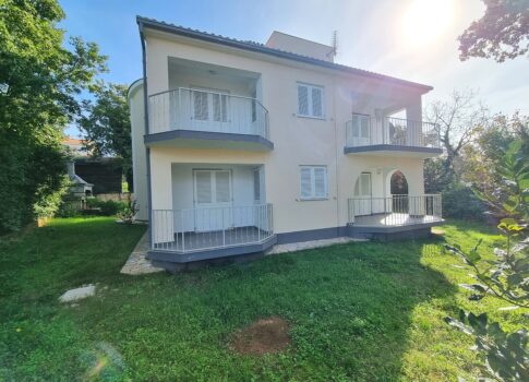 Malinska, kertes családi ház csendes helyen, kilátással!