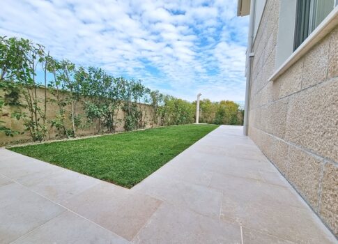 Malinska környéken, új építésű, ikerház medencével és kerttel!