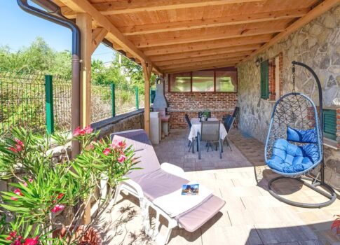 Uvala Soline, ikerház medencével és kerttel, csendes helyen!