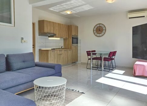 Crikvenica, teljesen berendezett apartman tetőterasszal és kilátással!