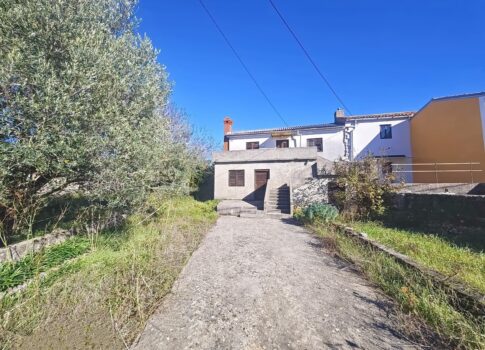 Šilo, felújítandó ház csendes helyen!