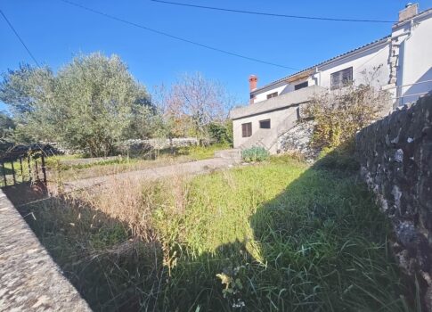 Šilo, felújítandó ház csendes helyen!