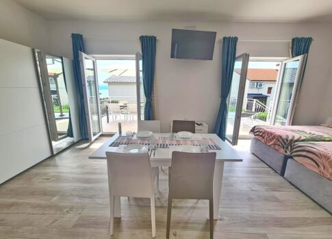 Crikvenica, öt apartmanos családi ház a tenger közelében!