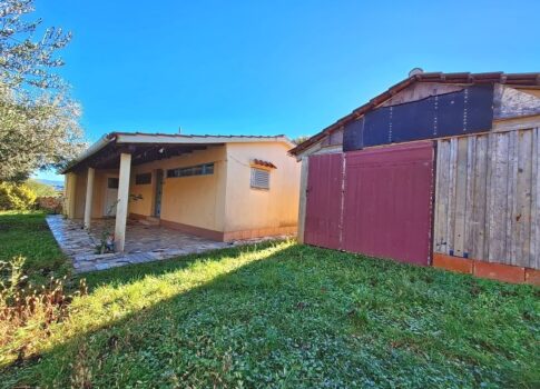 Malinska környékén, felújítandó, egyszintes ház tágas kerttel!