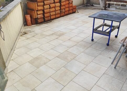 Vrbnik környékén, kőház tengerre néző kilátással és kerttel!