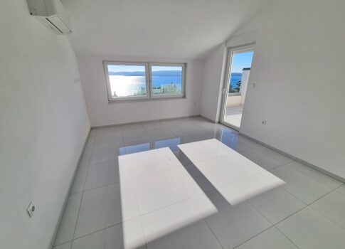 Crikvenica, kétszobás apartman egy új épületben a tenger közelében!